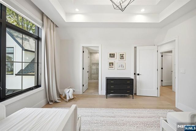 11 Forcier Court, Tenafly, NJ 07670