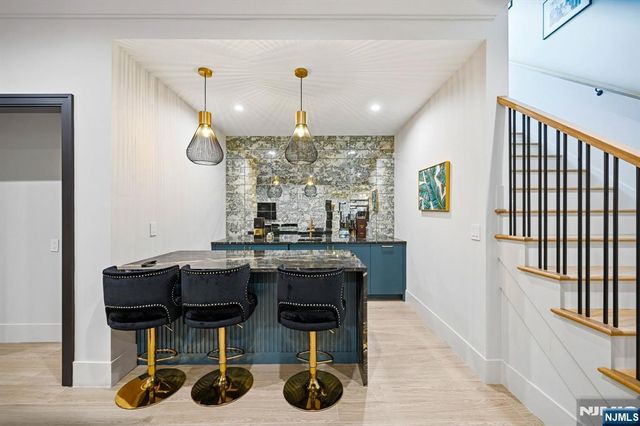 11 Forcier Court, Tenafly, NJ 07670