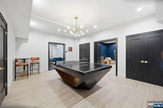 11 Forcier Court, Tenafly, NJ 07670