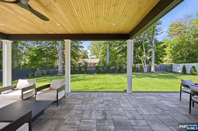 11 Forcier Court, Tenafly, NJ 07670