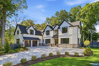 11 Forcier Court, Tenafly, NJ 07670