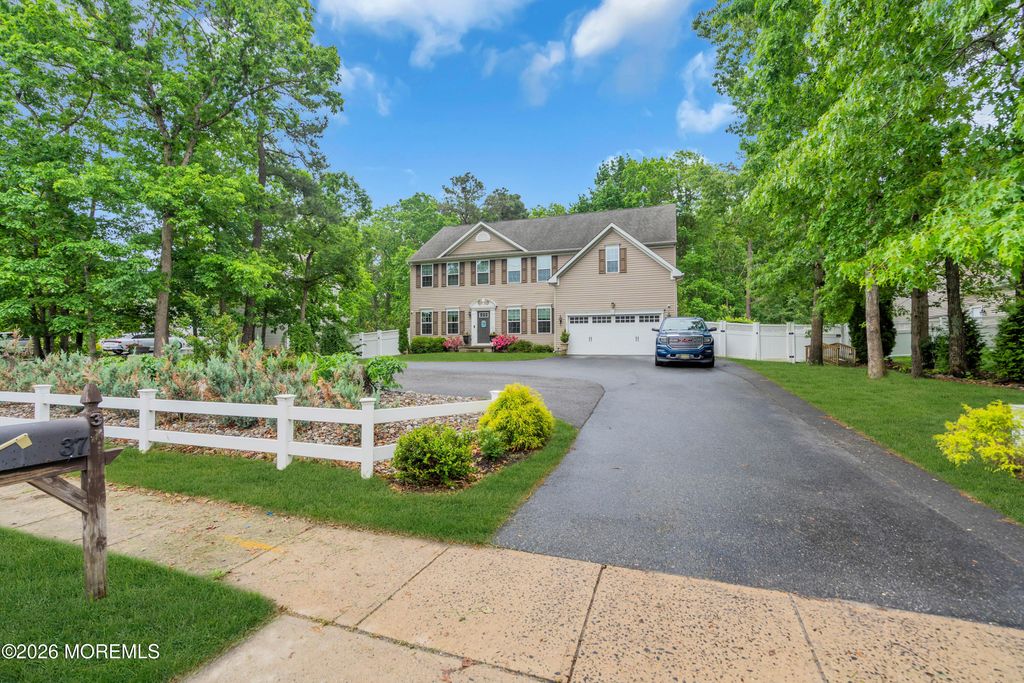 37 Manchester Avenue, Forked River, NJ 08731