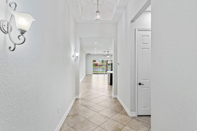 8136 Pinnacle Pass Way, Boynton Beach, FL 33473