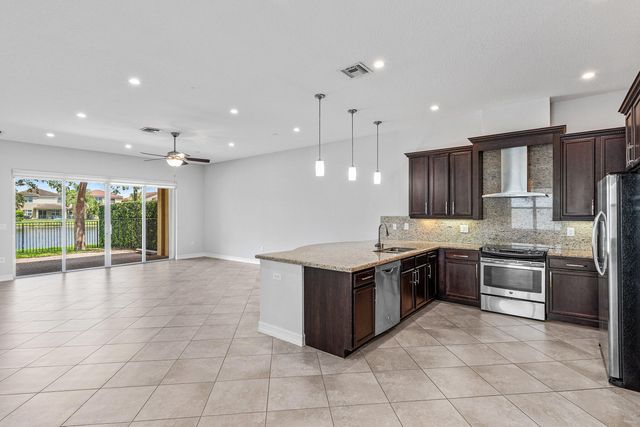 8136 Pinnacle Pass Way, Boynton Beach, FL 33473