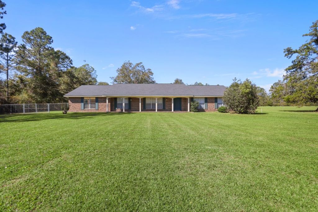 1602 Smith Road, Waycross, GA 31503