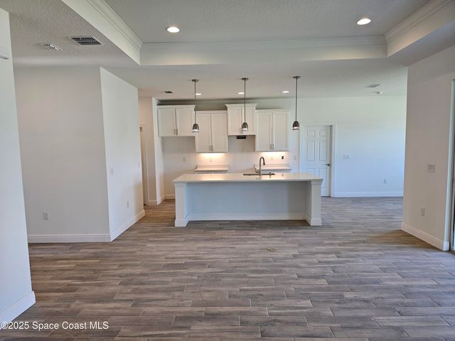 571 Fondulac Street, Palm Bay, FL 32908