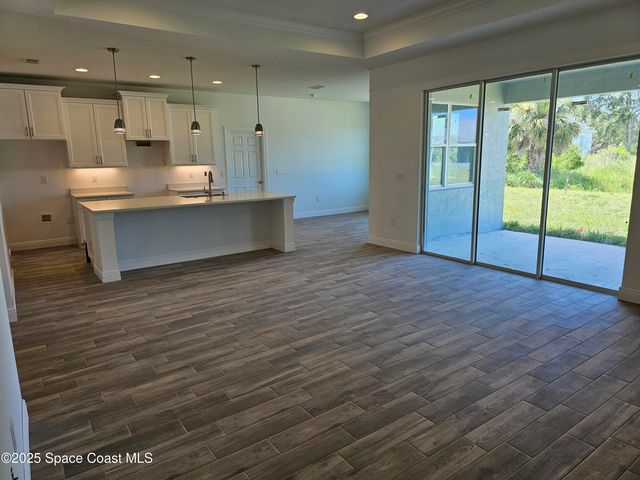 571 Fondulac Street, Palm Bay, FL 32908