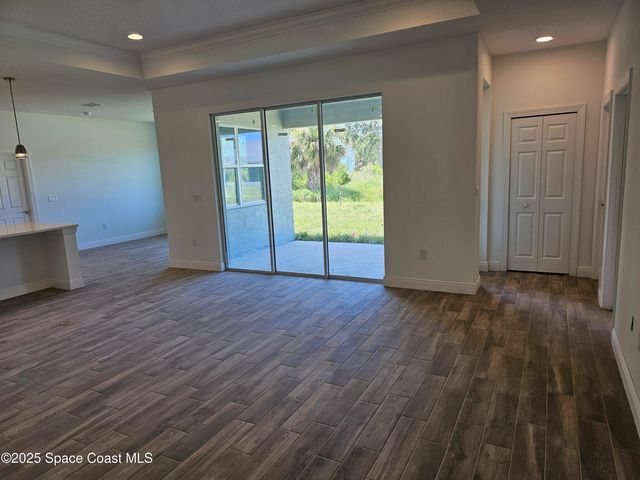 571 Fondulac Street, Palm Bay, FL 32908