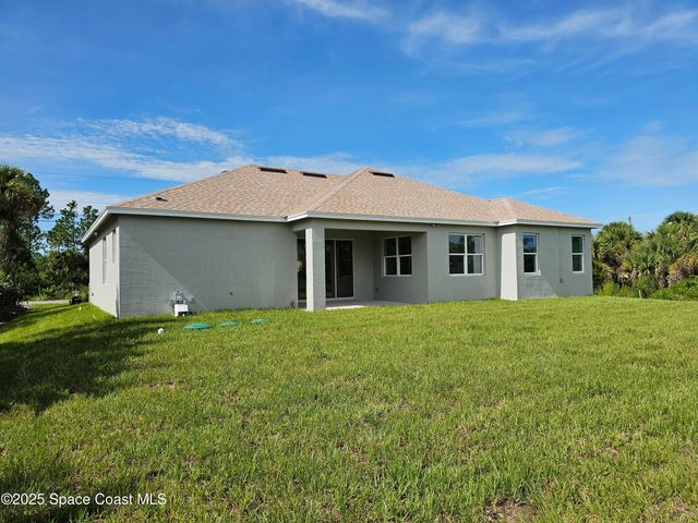 571 Fondulac Street, Palm Bay, FL 32908