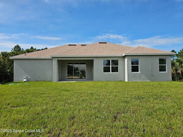 571 Fondulac Street, Palm Bay, FL 32908