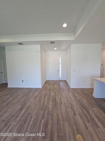 571 Fondulac Street, Palm Bay, FL 32908