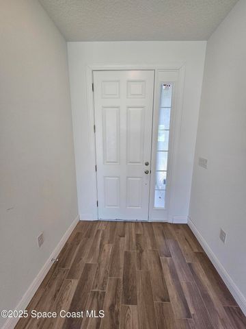 571 Fondulac Street, Palm Bay, FL 32908