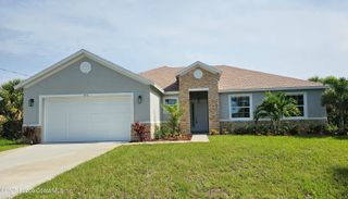 571 Fondulac Street, Palm Bay, FL 32908