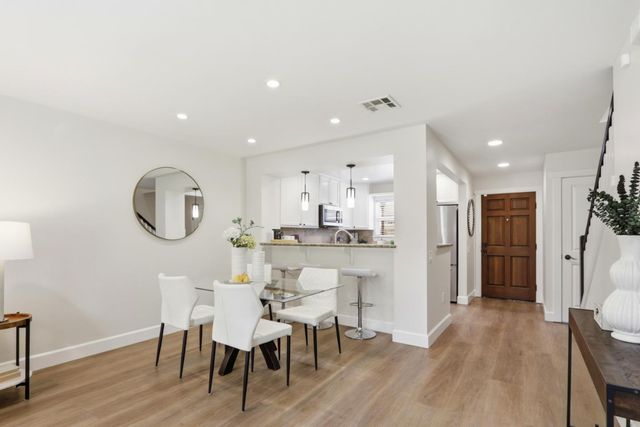 857 Carlisle Way 118, Sunnyvale, CA 94087