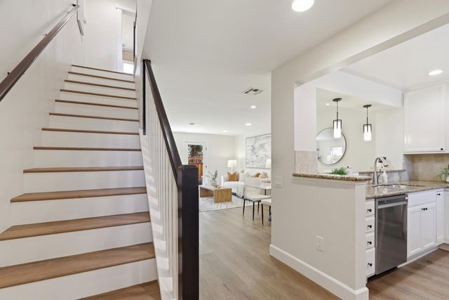 857 Carlisle Way 118, Sunnyvale, CA 94087