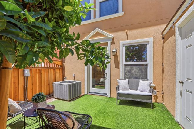 857 Carlisle Way 118, Sunnyvale, CA 94087