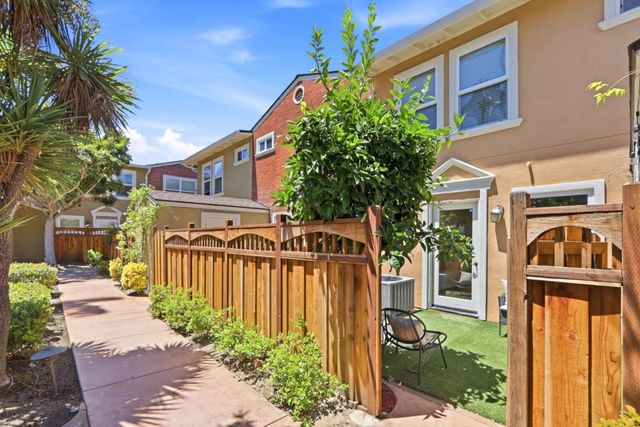 857 Carlisle Way 118, Sunnyvale, CA 94087