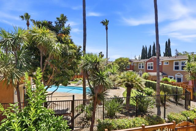 857 Carlisle Way 118, Sunnyvale, CA 94087