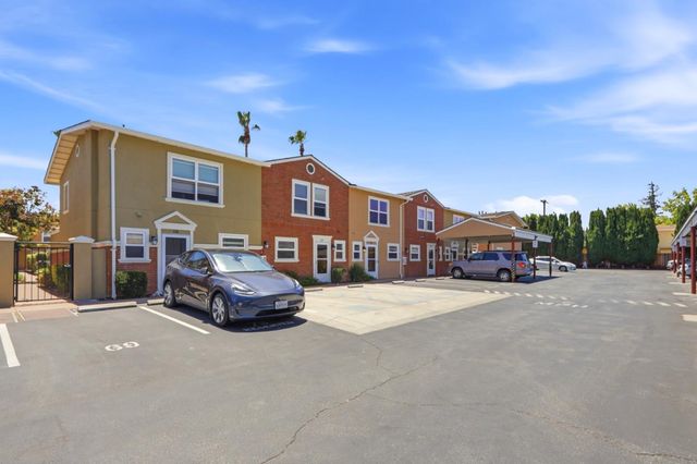 857 Carlisle Way 118, Sunnyvale, CA 94087