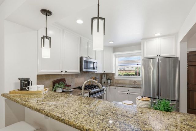 857 Carlisle Way 118, Sunnyvale, CA 94087