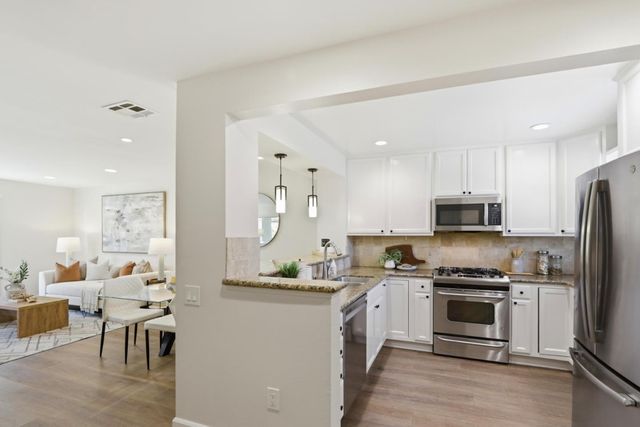 857 Carlisle Way 118, Sunnyvale, CA 94087