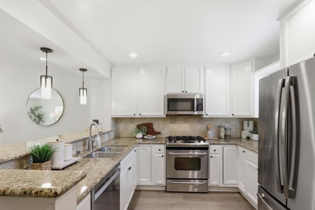 857 Carlisle Way 118, Sunnyvale, CA 94087