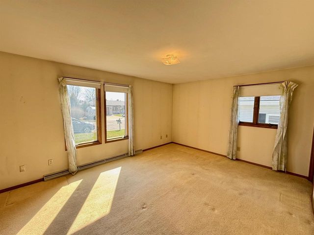1315 WEDGEWOOD LANE, Neenah, WI 54956