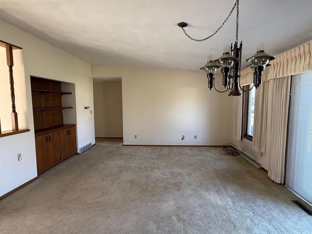 1315 WEDGEWOOD LANE, Neenah, WI 54956