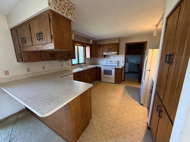 1315 WEDGEWOOD LANE, Neenah, WI 54956