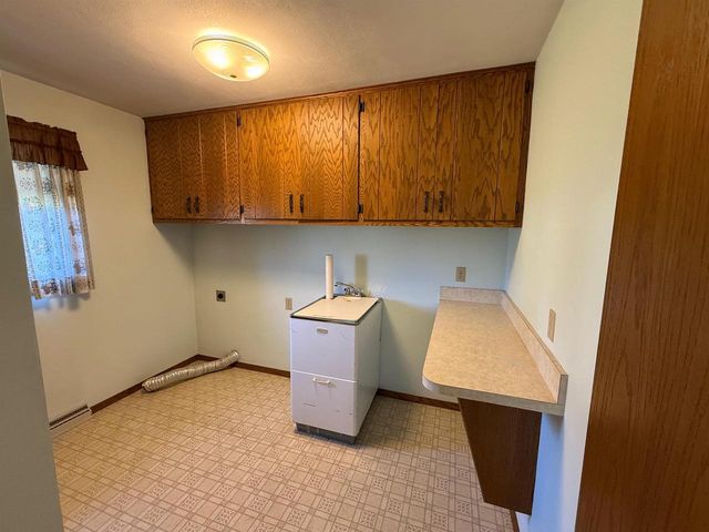 1315 WEDGEWOOD LANE, Neenah, WI 54956