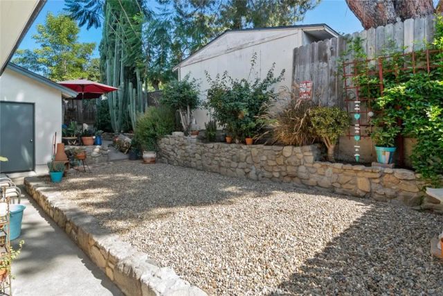 3735 4th Avenue, La Crescenta, CA 91214