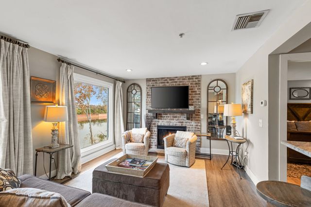 940 1st Ave, N, Nashville, TN 37201