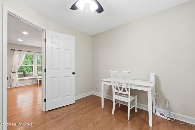 8000 Manslick Rd, Louisville, KY 40214
