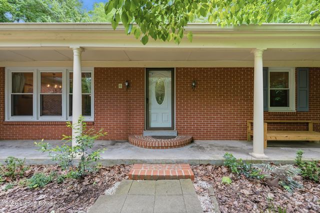 8000 Manslick Rd, Louisville, KY 40214