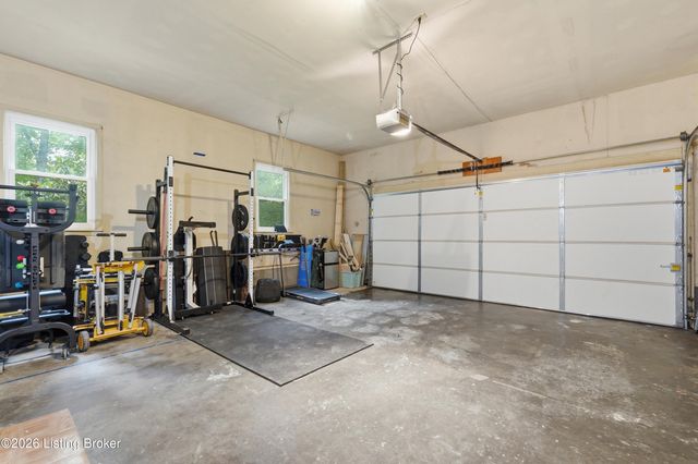 8000 Manslick Rd, Louisville, KY 40214