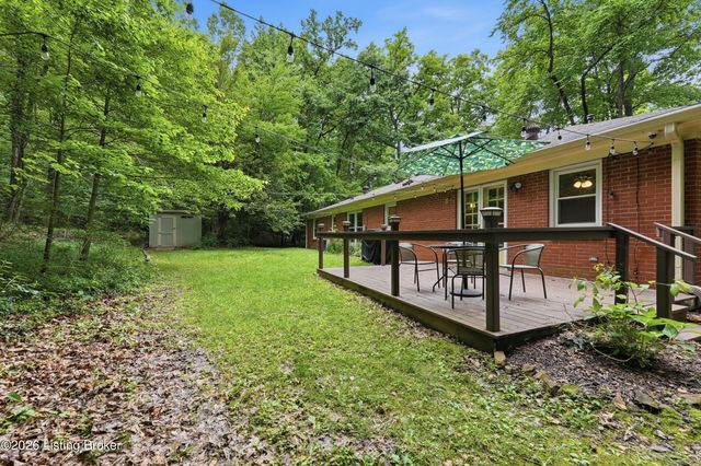8000 Manslick Rd, Louisville, KY 40214