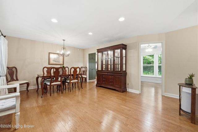 8000 Manslick Rd, Louisville, KY 40214