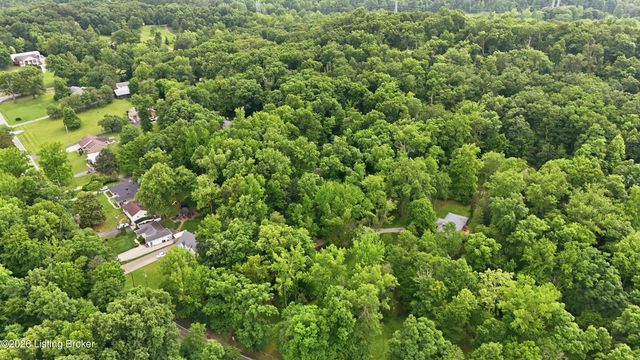 8000 Manslick Rd, Louisville, KY 40214