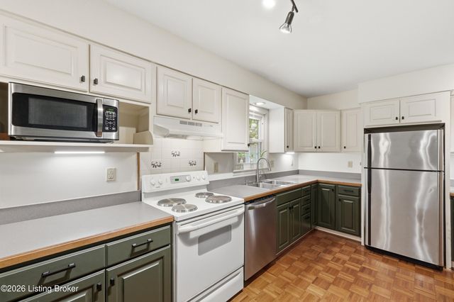 8000 Manslick Rd, Louisville, KY 40214
