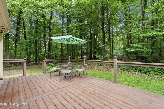 8000 Manslick Rd, Louisville, KY 40214