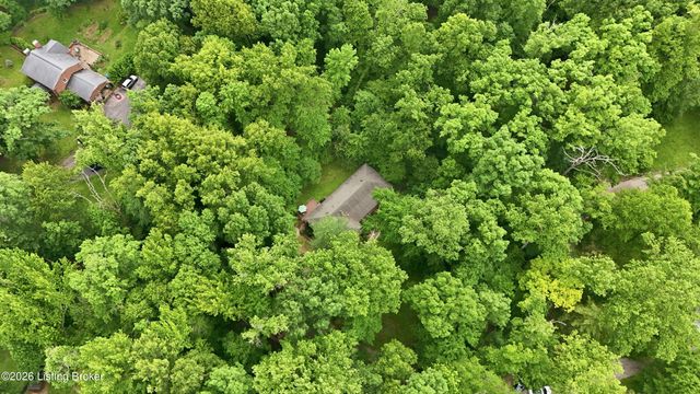 8000 Manslick Rd, Louisville, KY 40214