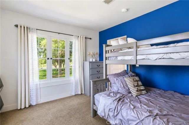 1394 N Raymond, Pasadena, CA 91103