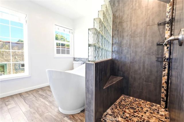 1394 N Raymond, Pasadena, CA 91103