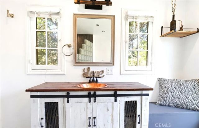 1394 N Raymond, Pasadena, CA 91103