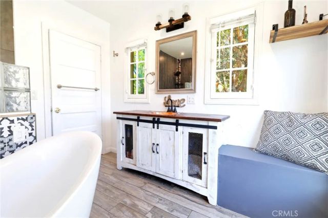 1394 N Raymond, Pasadena, CA 91103