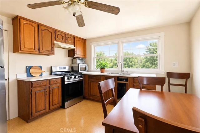 1394 N Raymond, Pasadena, CA 91103