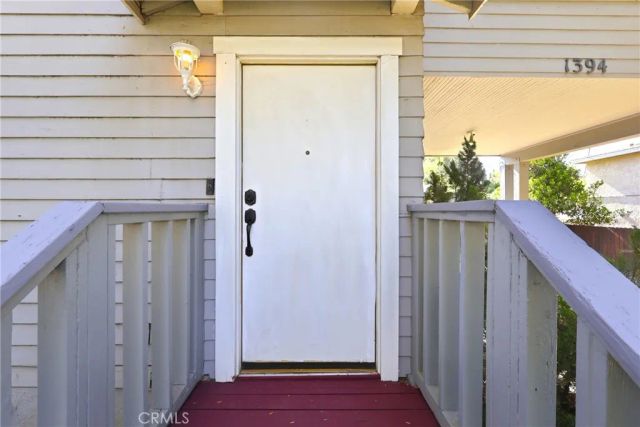 1394 N Raymond, Pasadena, CA 91103