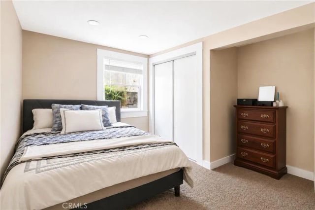1394 N Raymond, Pasadena, CA 91103