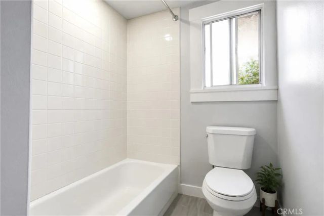 1394 N Raymond, Pasadena, CA 91103