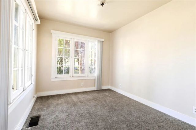 1394 N Raymond, Pasadena, CA 91103